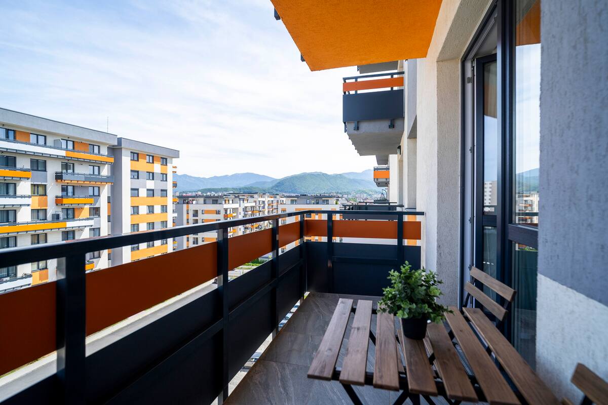 FLH - Highview Studio